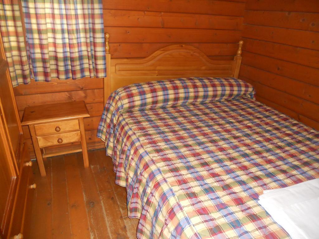 Camping فوينتيه دي بيدرا الغرفة الصورة