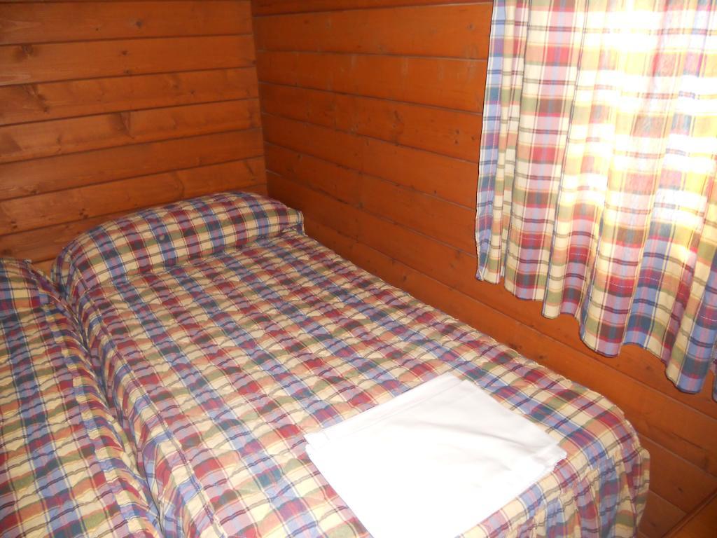 Camping فوينتيه دي بيدرا الغرفة الصورة